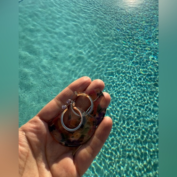 Elegant Brown Earrings with Unique Design - Picture 3 of 7